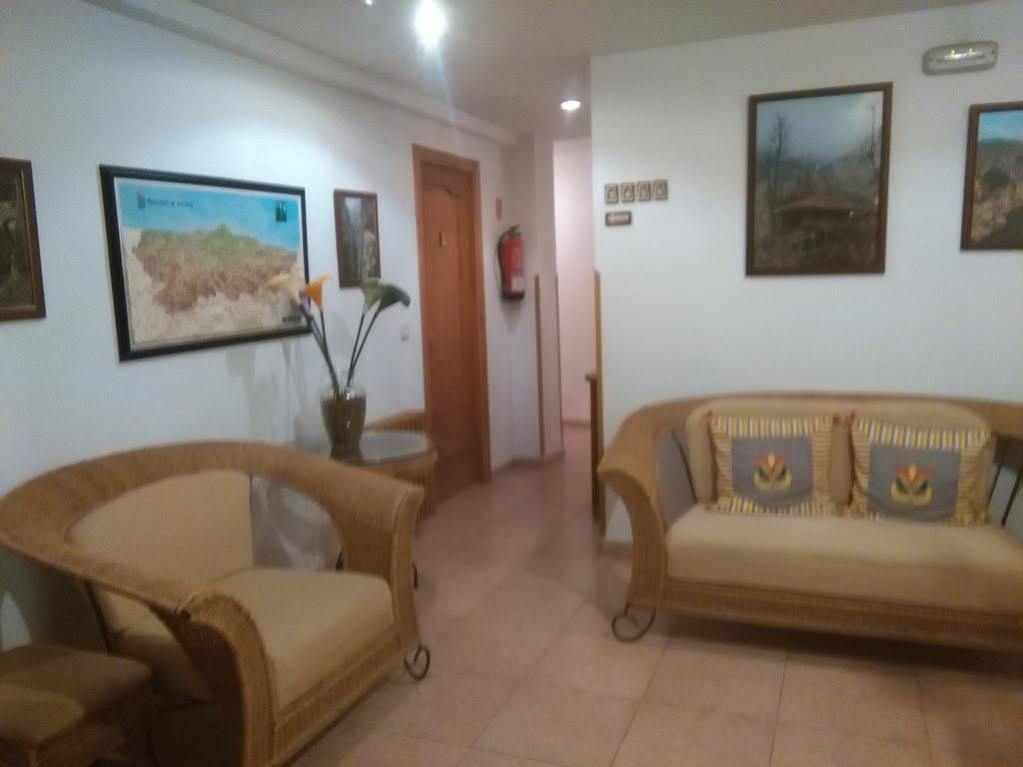 Hospedaje Torreon Onís Exteriér fotografie